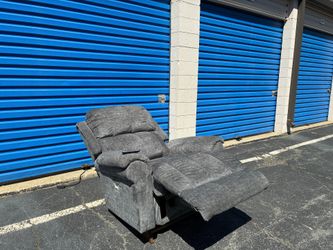 LAZYBOY OVERSIZED POWER ROCKER RECLINER.