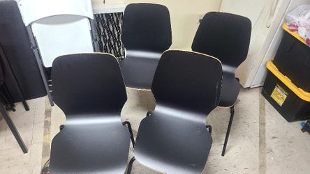 4 Black Stackable Dinning Chairs $45 For All 4 Chairs