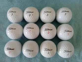 Golf Clubs - DOZEN MIXED TITLEIST GOLF BALLS