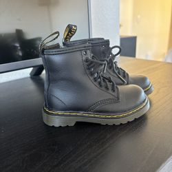 Dr Martens, Toddler Size 7