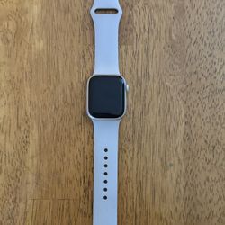 Apple Watch Series 9 41mm (GPS) — Excellent Condition w/ Band & Charger!