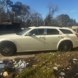 2005 Dodge Magnum Sports Wagon
