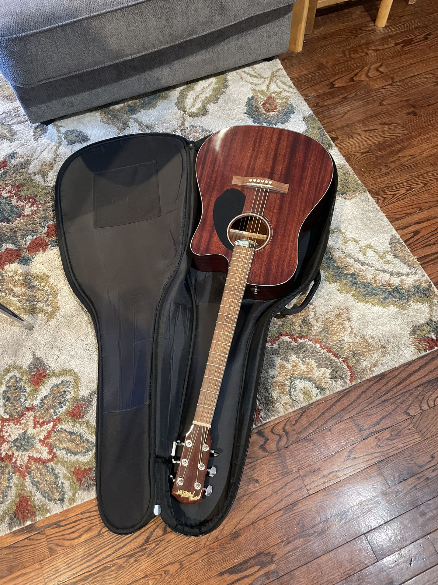 Electric Acoustic Fender Guitar Set w/ bag