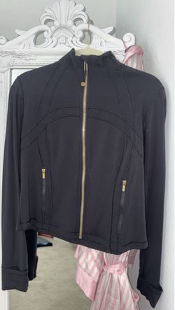 Define lululemon zip up jacket black n gold