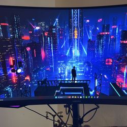 Samsung Odyssey G7 32” Curved Gaming Monitor – 1440p (2K) • 240Hz