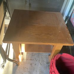 Nice Beautiful Walnut(?) Table 28”x22”  Great Condition   Just Needs Cleanup
