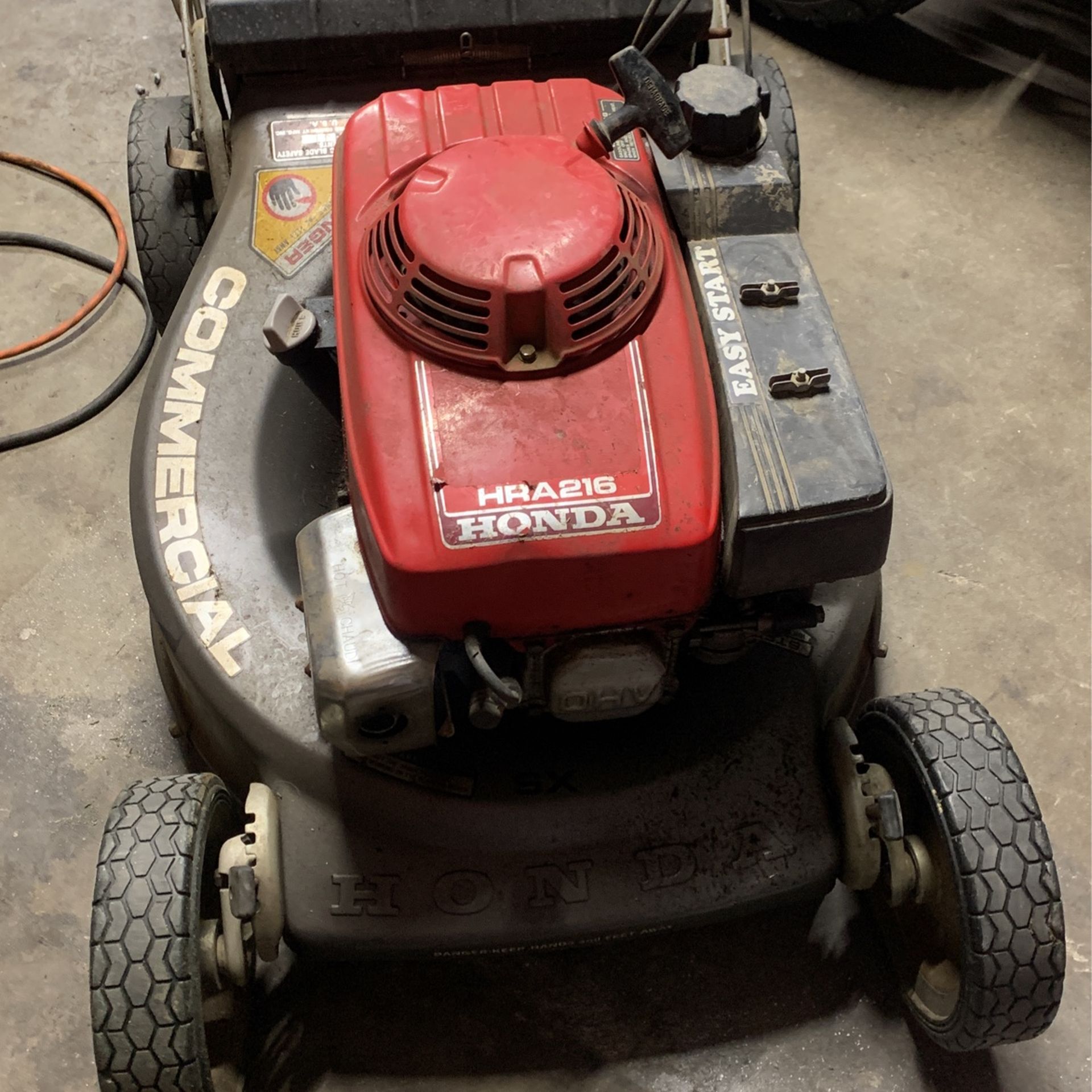Honda hra216 commercial lawn mower hot sale