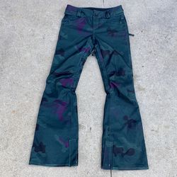 Women’s Forest Green Camo Print Volcom Snowboard pants Size XS