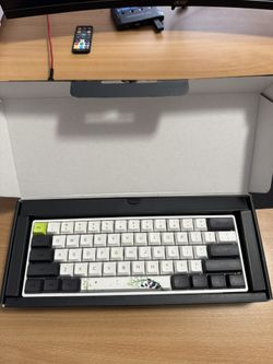 EPOMAKER SKYLOONG SK61 61 Keys Hot Swappable Mechanical Keyboard RGB Panda