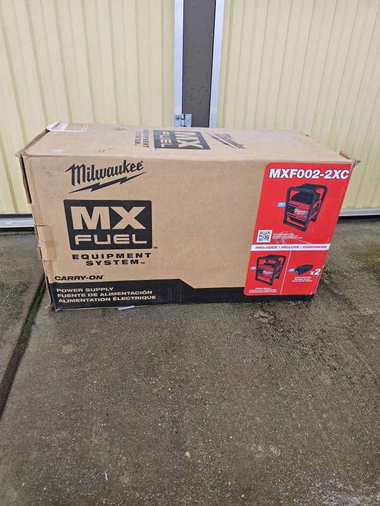 Milwaukee
MX FUEL 3600-Watt/1800-Watt Lithium-Ion Battery Powered Push Start Portable Power Station Battery Generator