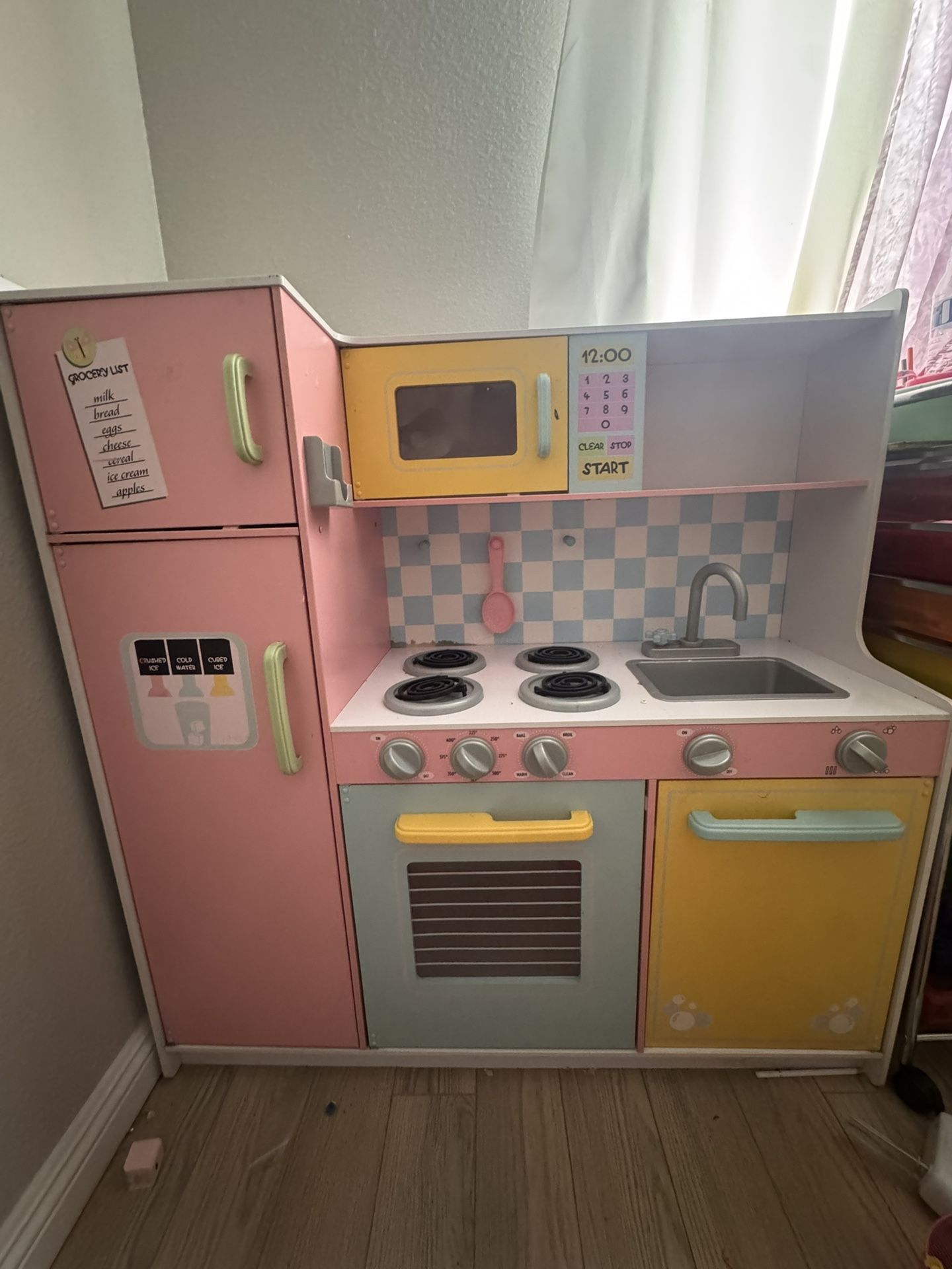 Play Kitchen