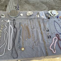 Jewlery - Necklace - Bracelet - Watches - Broaches  - Earrings - Jewlery Boxes And Hang Racks