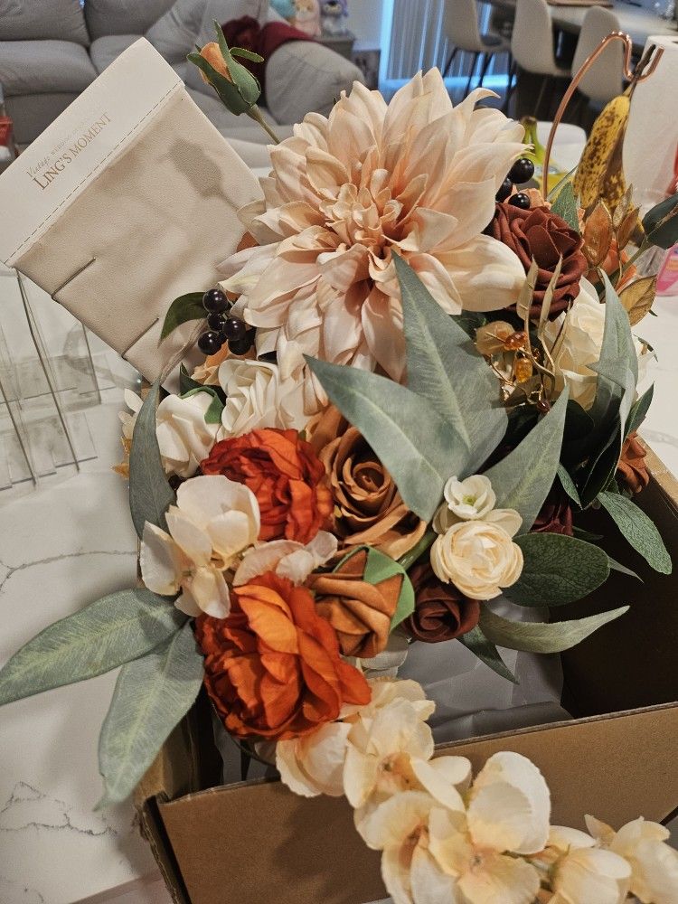 Brand New Ling's Moment Bridal Bouquet 15inch - $50