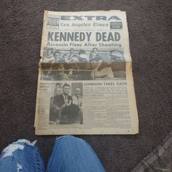 Extra Los Angeles Times Newslaper