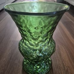 This vintage E.O. Brody Co. crinkle glass vase is a collectible item.     Brand: E.O. Brody Co. Color: Emerald green  ( best offer ) 