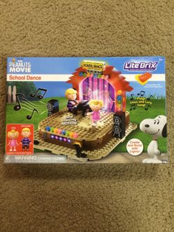 Peanuts Lite Brix!!! NEW IN BOX!!!