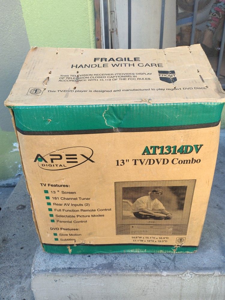 Vintage TV/DVD New In Box Apex AT 1314DV 13" Retro Gaming Open Box