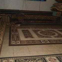 مجلس عربي زاويتين  وقطعتين كبار 