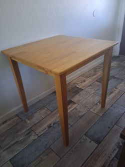 Square dining table