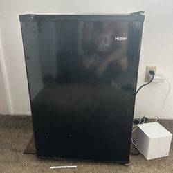 2 Ft Mini Fridge