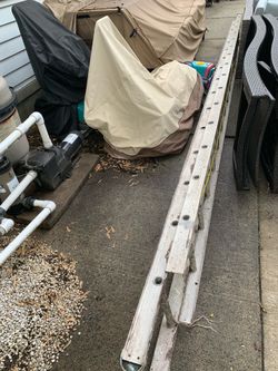 32’ aluminum extension ladder