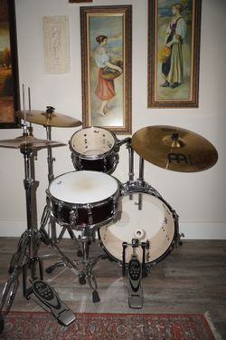 Pearl Roadshow 4 Piece Drum Set (wine red)