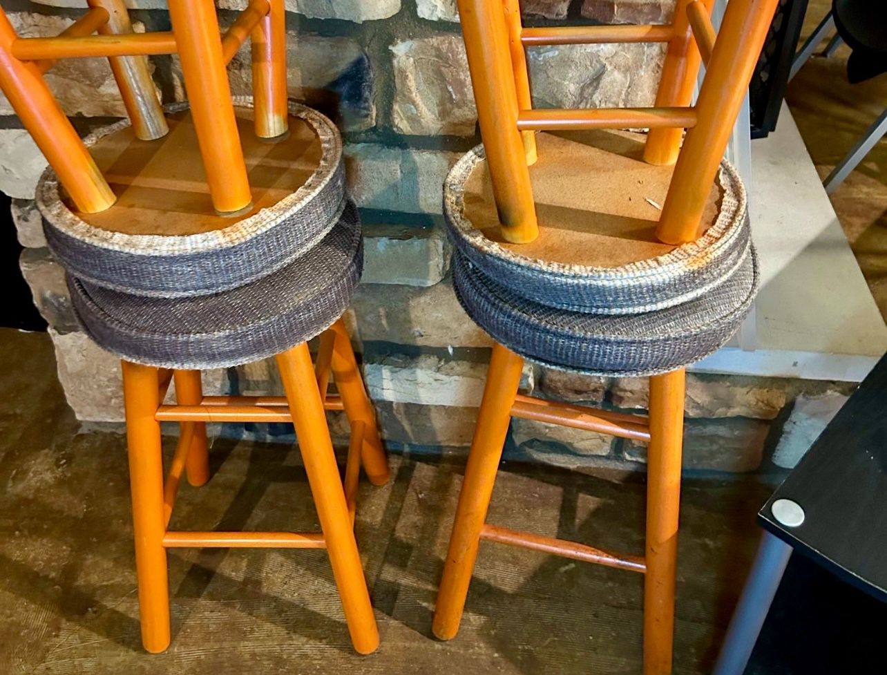 Table And 4 Bar Stools Orange And Brown