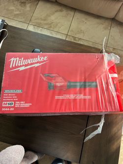 New Milwaukee m18 blower