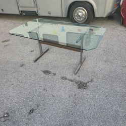 $15 Glass Table In Estate Sale In Splendora, Texas 
