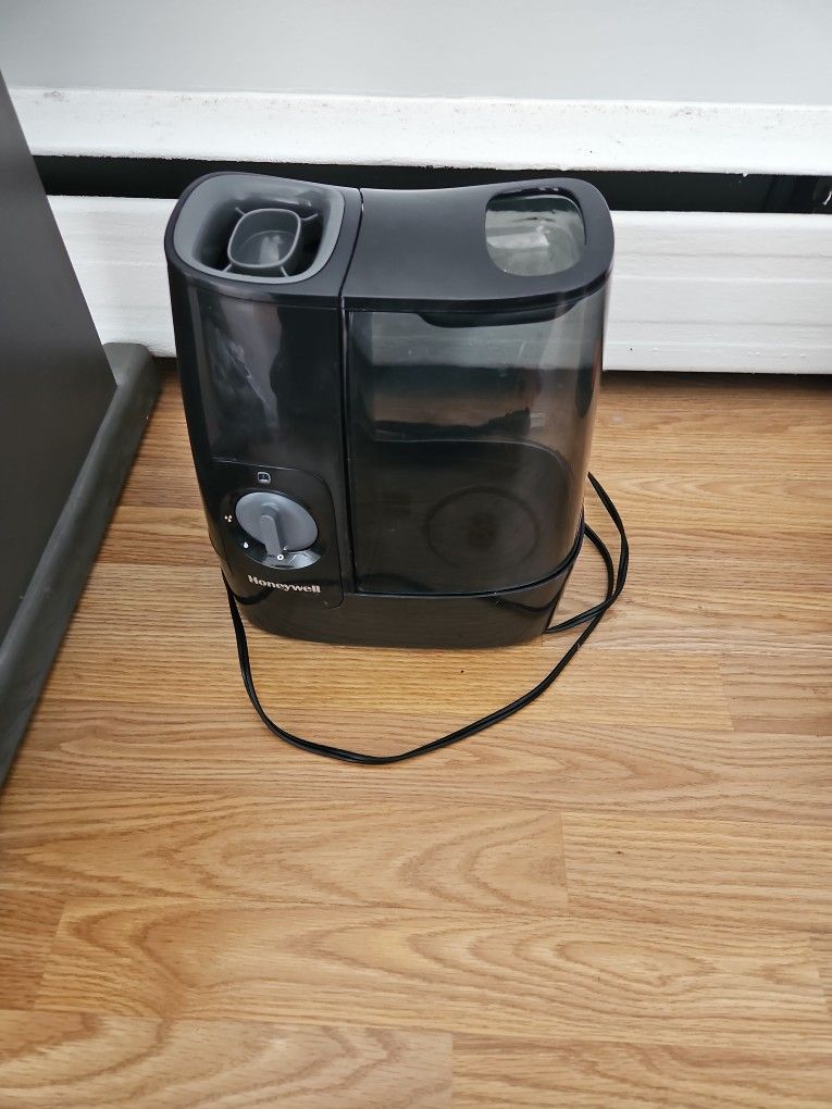 Honeywell Air Humidifier, Like New