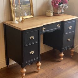 Gorgeous Vintage Desk Or Vanity Set