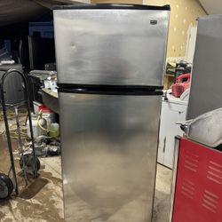 MAYTAG REFRIGERATOR 