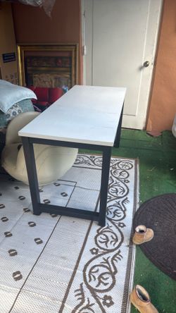 Free desk used but good