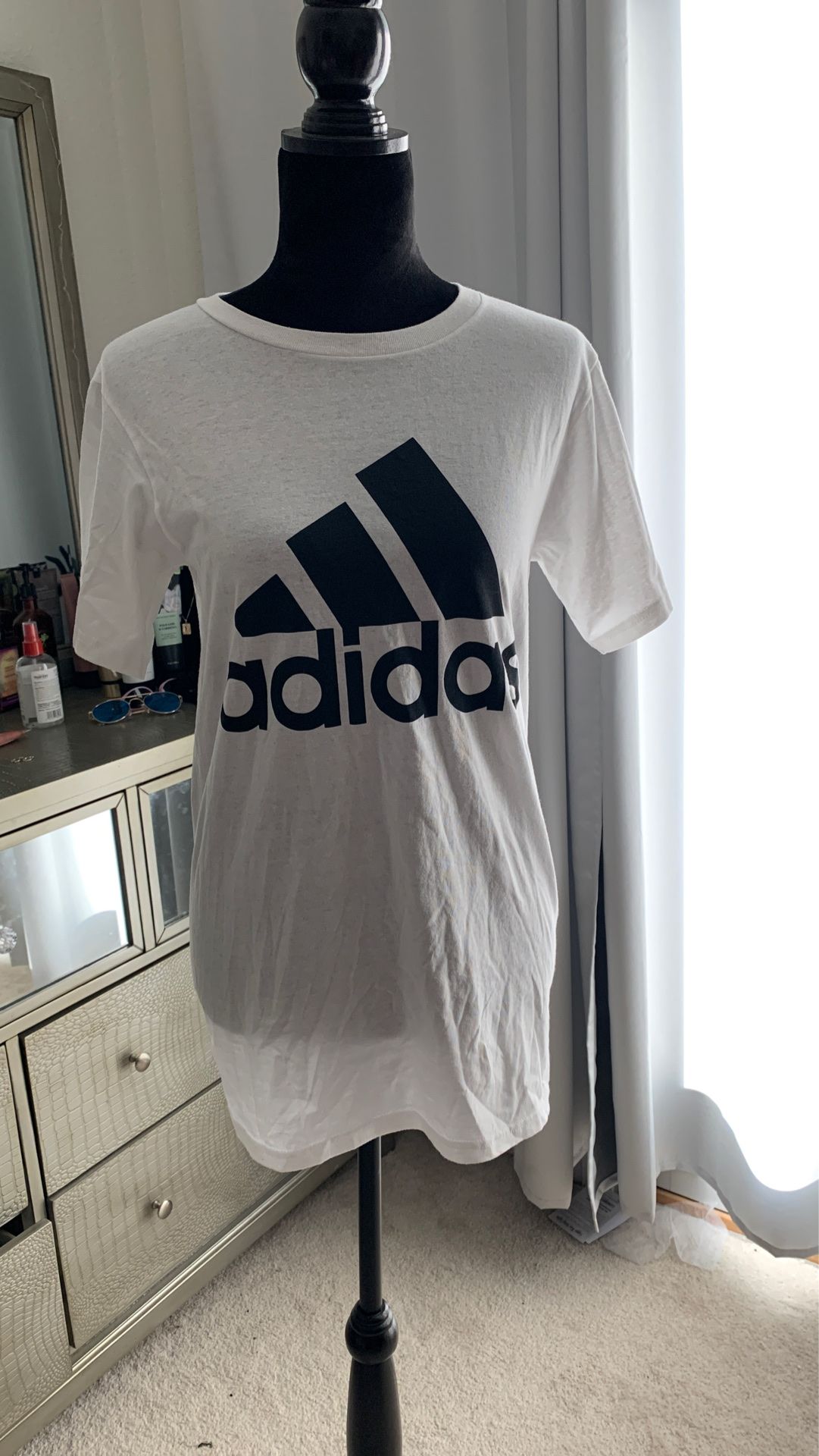 Adidas white t shirt 🤍