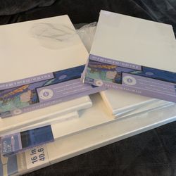 A bunch of new painting pallets 