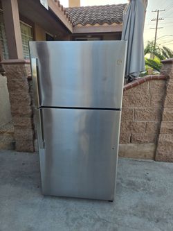 GE REFRIGERATOR