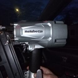 Nail Gun  Going Fast Best Offer In The Next Hour 