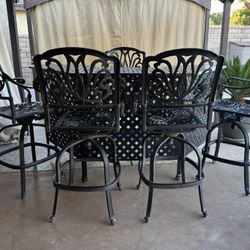 Beautiful Outdoor Metal High Patio Bar and 5 Swivel Chairs 