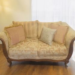 Charming Vintage French Provincial Loveseat - Elegant Comfort! 😍