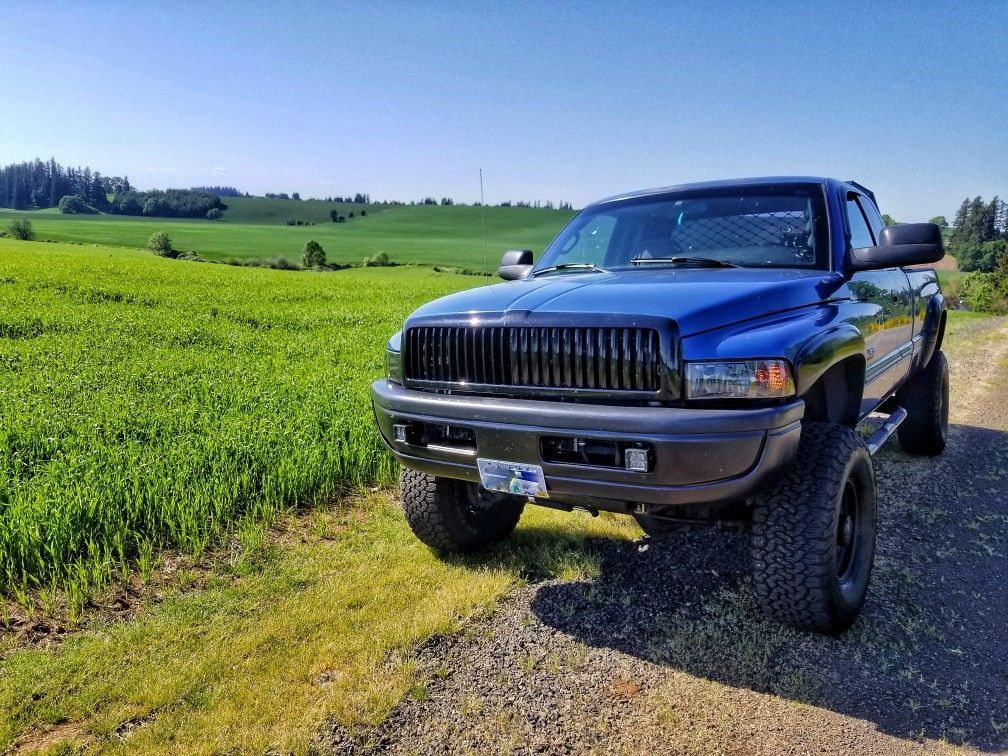 2nd gen dodge ram black vertical grill