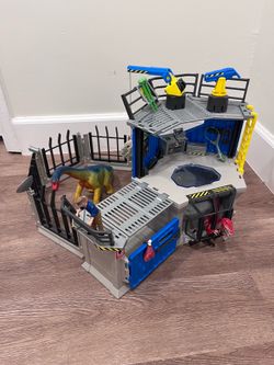 Schleich dinosaur research station