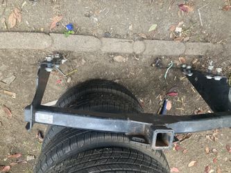 Tow Hitch For A Ford
