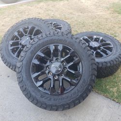 2026 Chevy Silverado 2500 Wheeler And Tires Bfgoodrich Ko3 276/60R20 $2200 Firm 