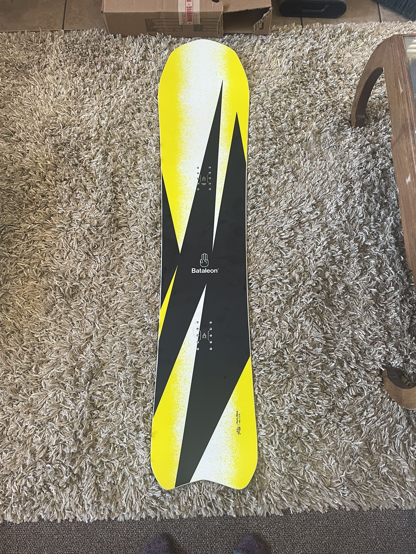 Vies Leer rit 2023 Bataleon Party Wave Snowboard for Sale in South Lake Tahoe, CA -  OfferUp