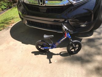 Boys Bike almost new in excellent conditions