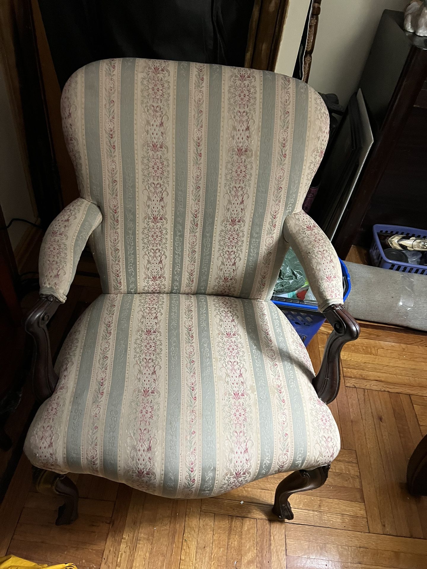 Antique Queen Anne Chair for Sale in Queens, NY OfferUp
