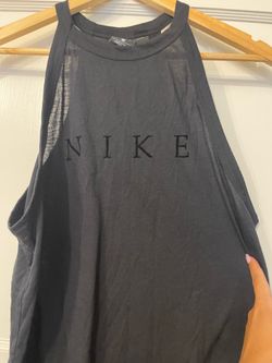 Nike women work out top