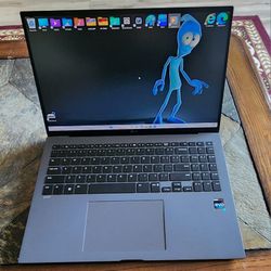 LG GRAM 16" LAPTOP2024