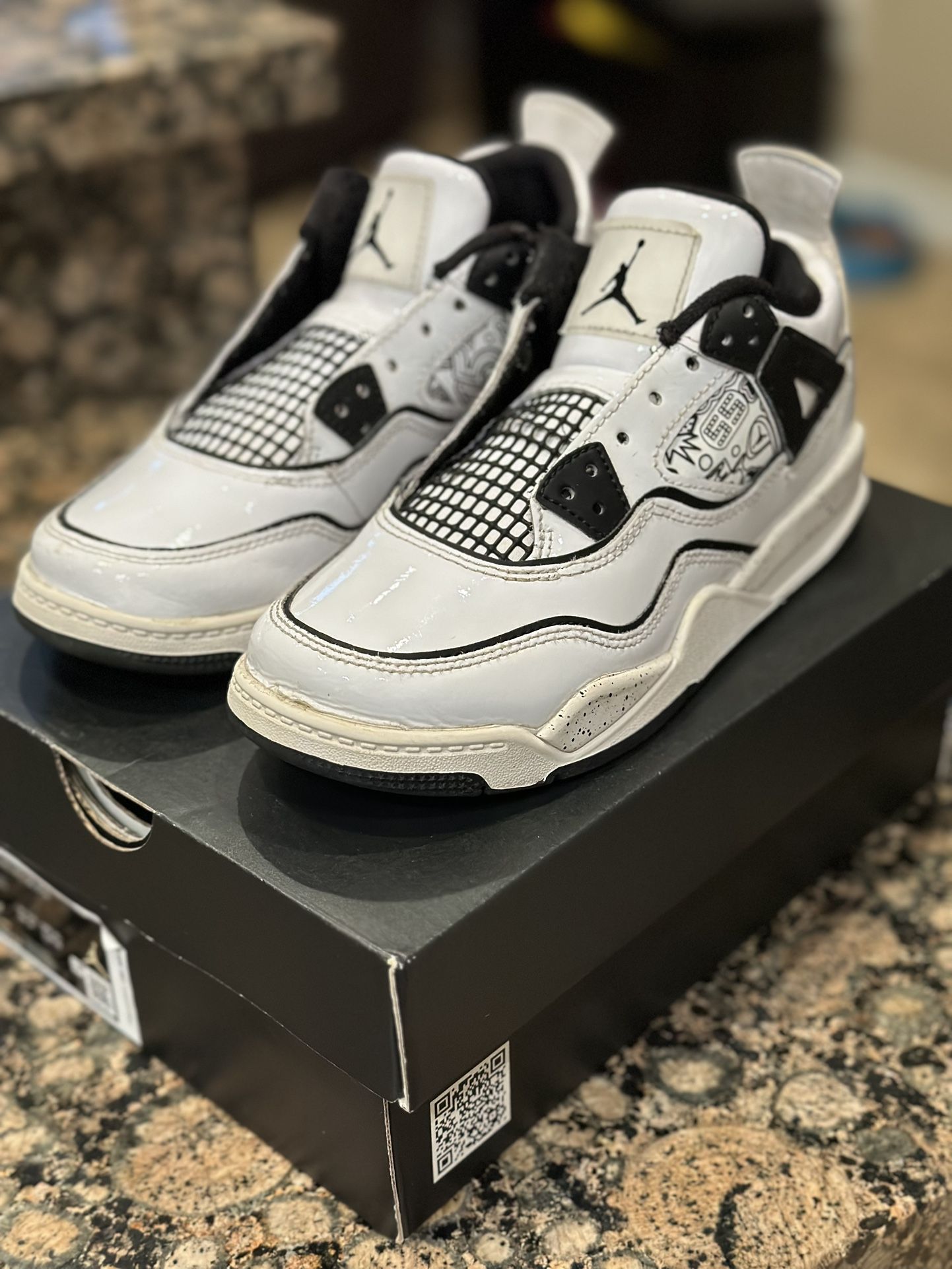 Jordan 4 Retro SE Size 1