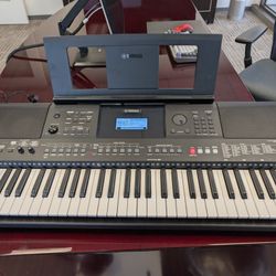 Yamaha PSR-E463 61 Key Portable Keyboard